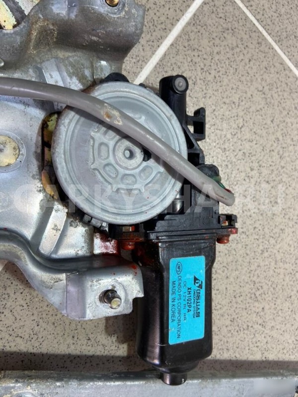 Стеклоподъемник задний правый Kia Sorento 2002 Kia Sorento 