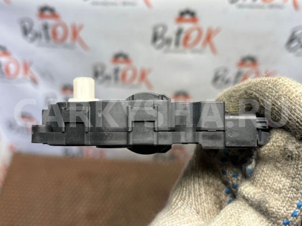 Сервопривод отопителя BMW 5er оригинальный номер 64 11 9 319 037, 64 11 9 319 037, 64119319037, 9319037, 64 11 9 242 058, 64119242058, 9242058, 64 11 9 159 316, 64119159316, 9159316