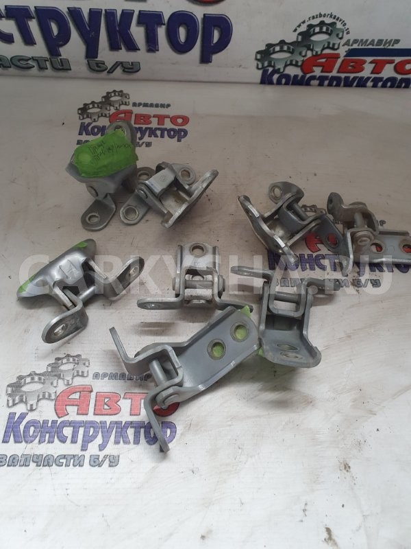 Петля двери Toyota Prius 