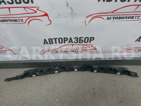 Направляющая заднего бампера Opel Astra J универса Opel Astra оригинальный номер 13266757