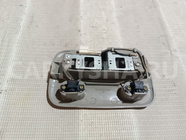 Плафон салонный передний Nissan Primera 