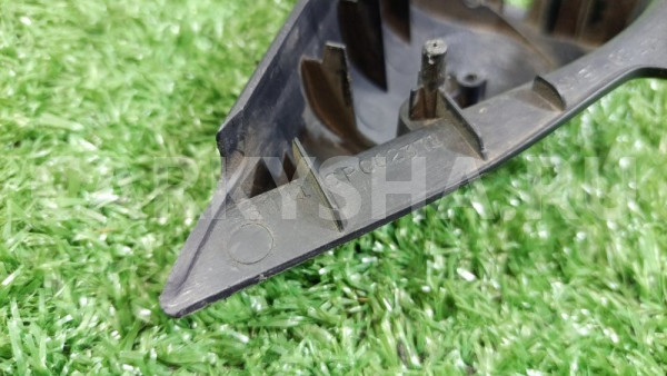 Крышка зеркала внутренняя левая Mitsubishi Lancer Mitsubishi Lancer оригинальный номер 3H41SPC02371