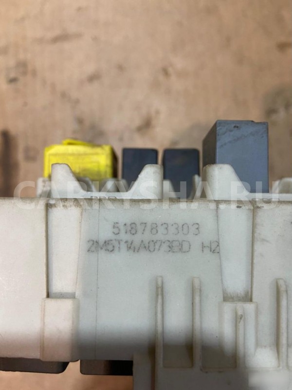 Блок предохранителей салонный Ford Focus 1 2002г Ford Focus оригинальный номер 518783303