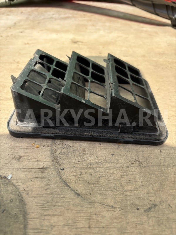 Воздухозаборник Peugeot 4007 2007-2014, задний Peugeot 4007 