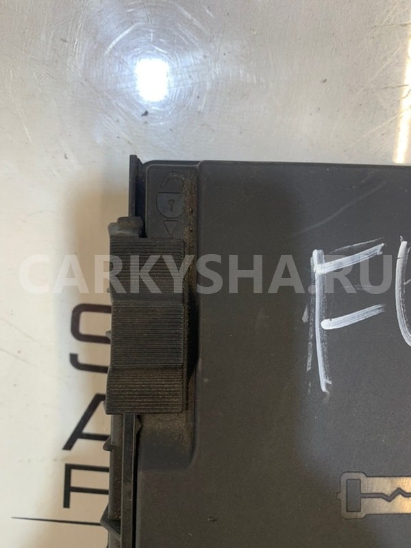 Крышка блока предохранителей Volkswagen Passat B6 Volkswagen Passat 