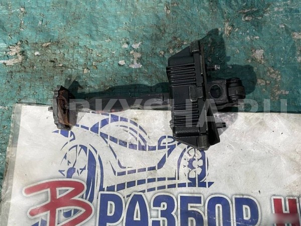 Ограничитель двери передний Jaguar XF X250 Jaguar XF оригинальный номер C2Z2078 / 8X23F23552AC