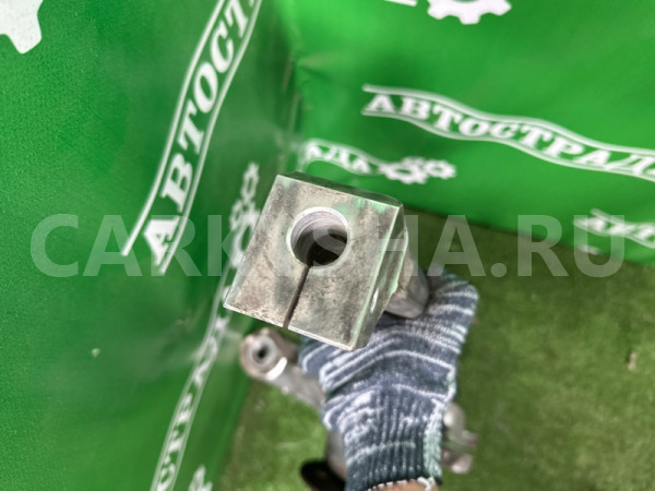 Кулак Land Rover Range Rover 2018-2022 LR155543, передний левый Land Rover Range Rover 