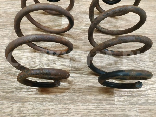 Пружина задняя Nissan Note оригинальный номер 550201U60A