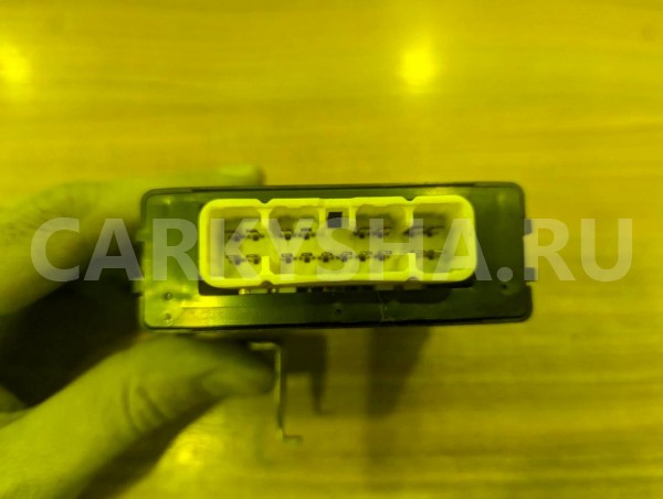 Электронный блок Toyota Land Cruiser 