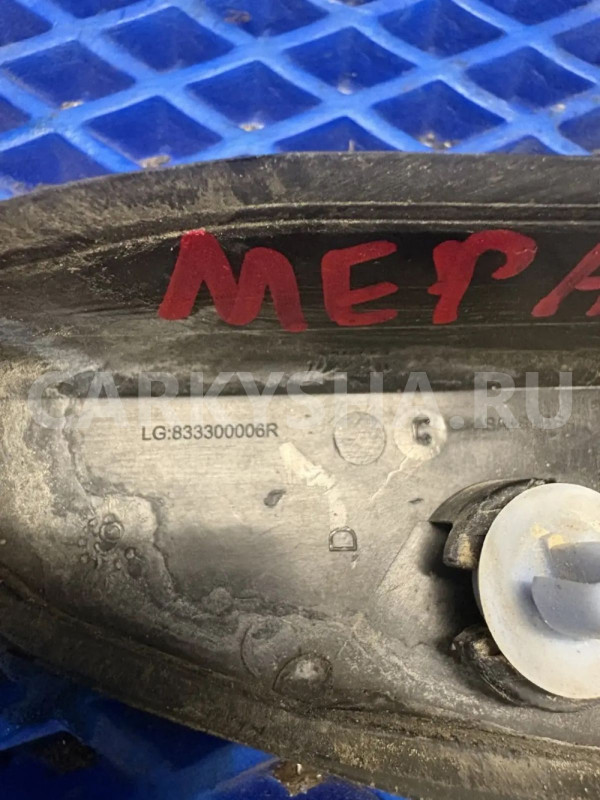 уголок декоративный Renault Megane III (2008—2014) Renault 14 оригинальный номер 833300006R