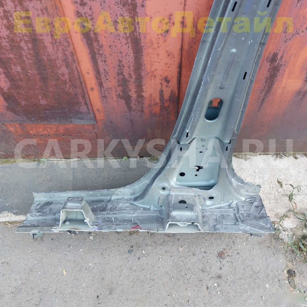 Центральная стойка кузова Range Rover Sport 3 L461 Land Rover Range Rover оригинальный номер LR169772