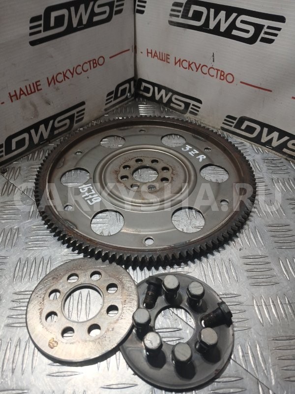 Маховик Toyota Voxy 