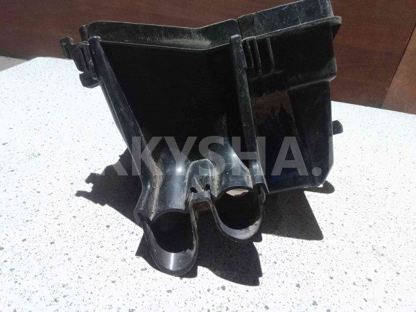 Корпус блока предохранителей Renault Duster I рестайлинг (2015—2021) Renault 15 оригинальный номер 243803298r