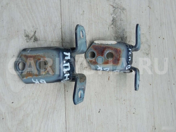 Петли двери передней правой Mazda 3 bk Mazda 2 