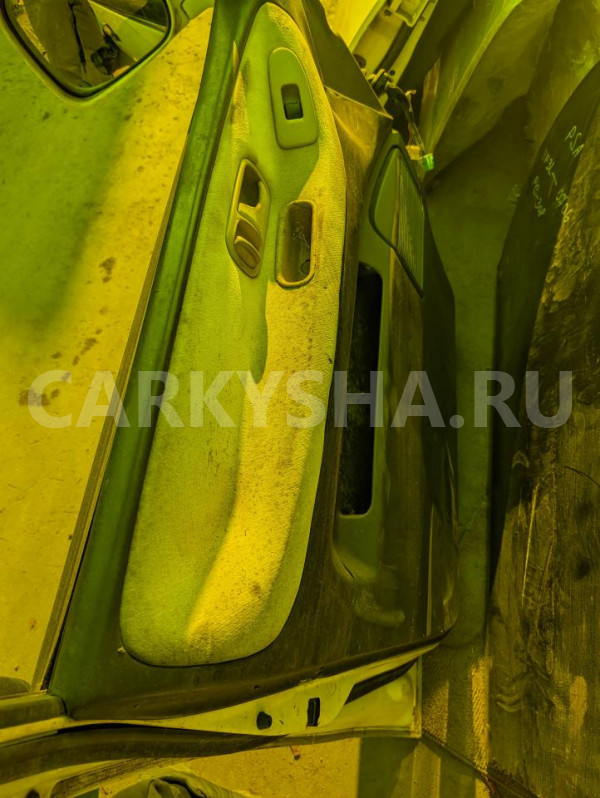 Дверь Nissan Largo 