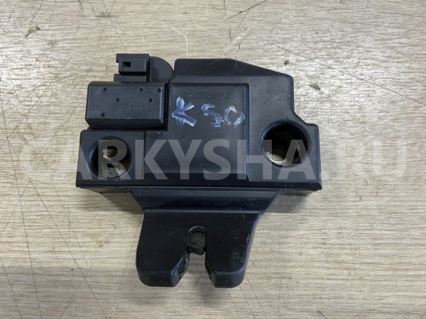 Замок багажника Toyota Camry VII (XV50) оригинальный номер 64600-33160