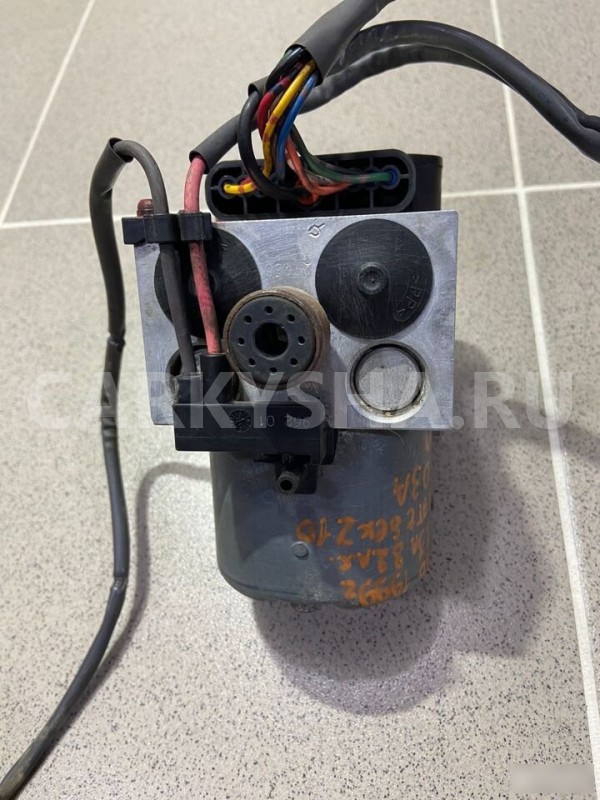 Блок ABS Nissan Cube 1999 г Nissan Cube оригинальный номер 0130108056