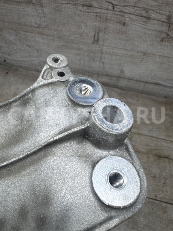Кронштейн генератора Jeep Grand cherokee wk2 3.0dt Jeep Cherokee оригинальный номер Vmmt013308f