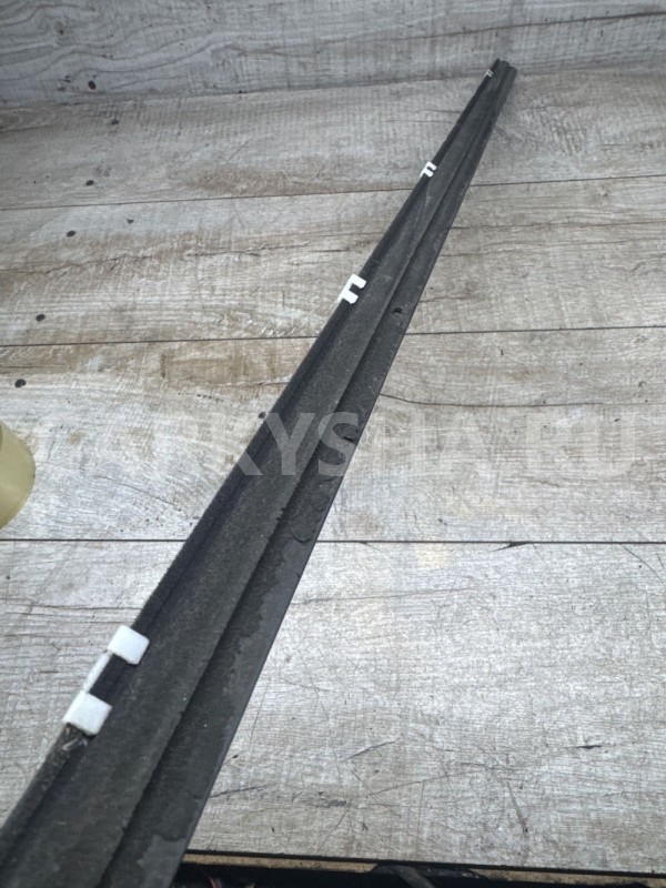 Молдинг стекла двери передней правой Qashqai 1 j10 Nissan Qashqai оригинальный номер 80820JD00A