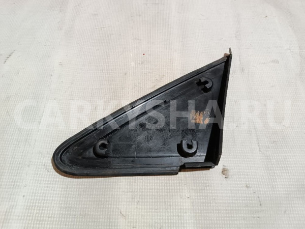 Накладка крыла переднего правого Ford Focus оригинальный номер 4M51A16003AE