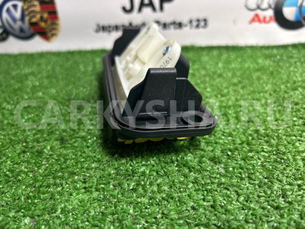 Кнопка открывания багажника Mercedes-Benz C 200 Mercedes-Benz C-klasse