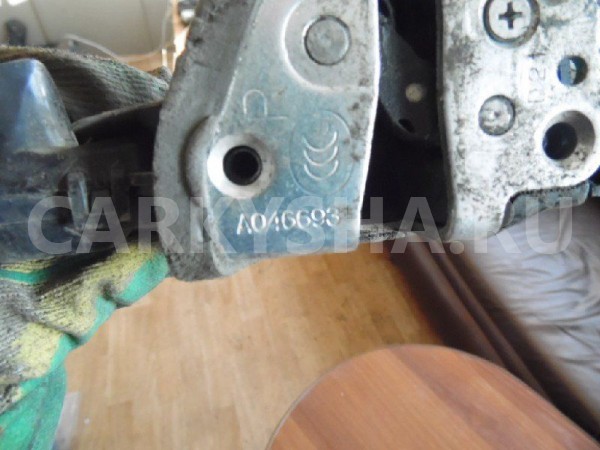 Замок двери Toyota Avensis T250 (2003—2006) Toyota Avensis оригинальный номер 69030-02171