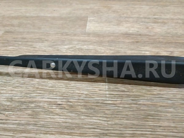 Поводок стеклоочистителя передний правый Mazda Capella 