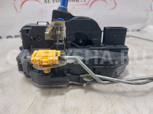 Замок двери передней левой Opel Astra J Opel Astra оригинальный номер 13577982