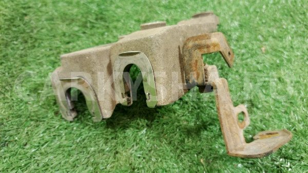 Кронштейн крепления троса КПП Kia Soul II (2013—2016) Kia Soul оригинальный номер 4392032200