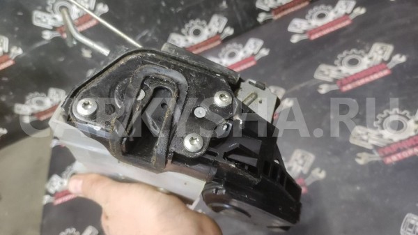 Замок правой передней двери Хендай Туска I Hyundai Tucson оригинальный номер 813202E010