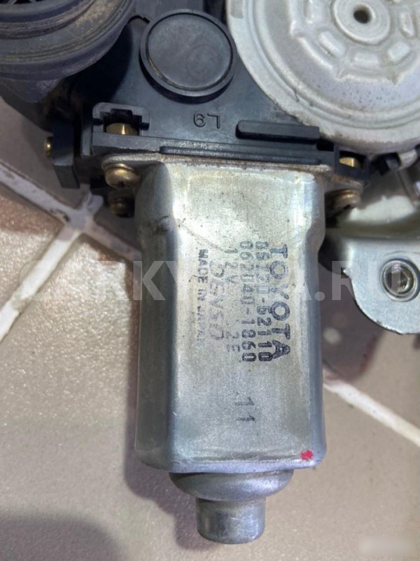 Стеклоподъемник задний правый Toyota Will Cypha Toyota WiLL Cypha оригинальный номер 8572052110