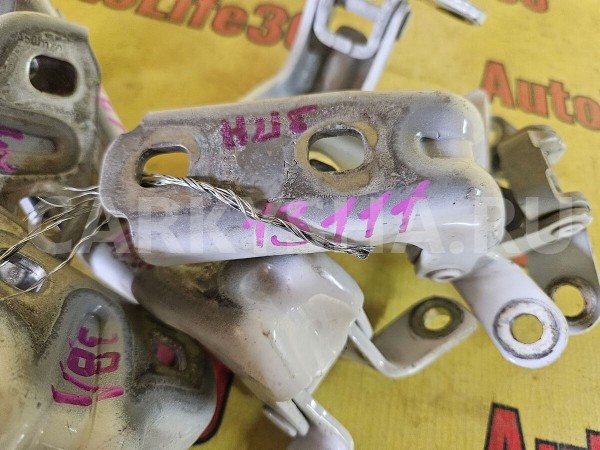 Петля двери Chevrolet Cruze 