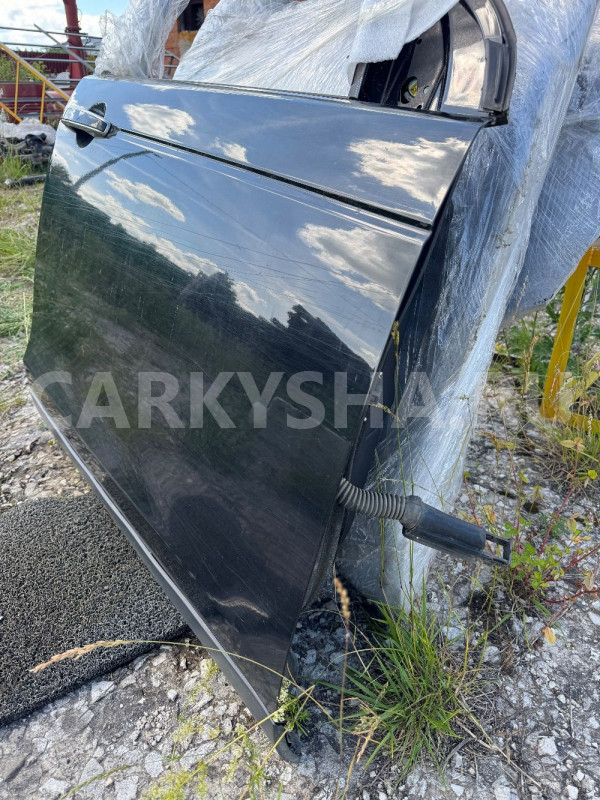 Дверь передняя правая LR Discovery Sport (2014-нв) Land Rover Discovery оригинальный номер LR061282