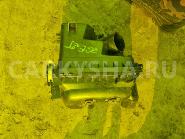 Корпус воздушного фильтра Toyota Wish 