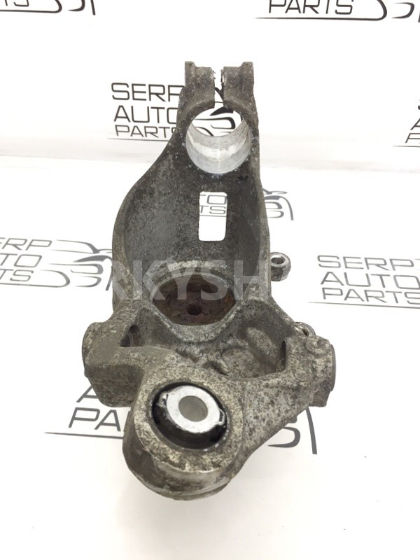 Цапфа задняя правая Land Rover Range Rover Evoque Land Rover Range Rover Evoque 