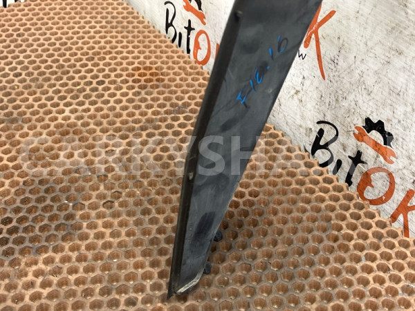 Накладка водостока BMW 5er оригинальный номер 51 49 7 453 356, 51 49 7 453 356, 51497453356, 7453356, 51 49 7 204 376, 51497204376, 7204376