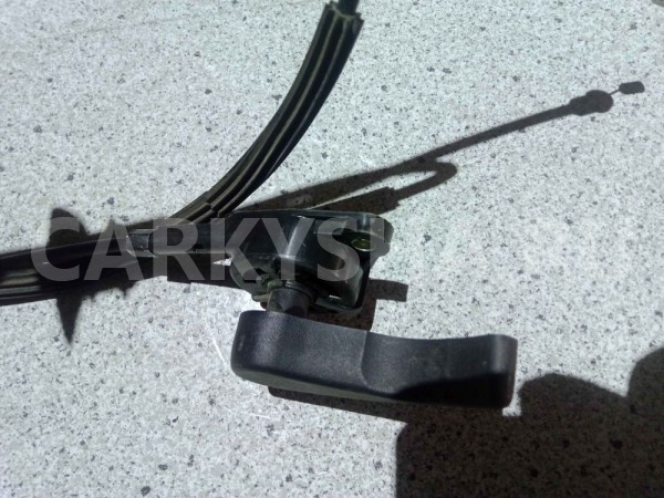 Ручка открывания капота Renault Logan II (2012—2018) Renault 12 оригинальный номер 8200274233