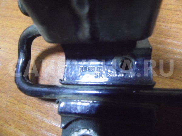 Петля двери Volkswagen Touareg I (2002—2006) Volkswagen Touareg оригинальный номер 7L0833412