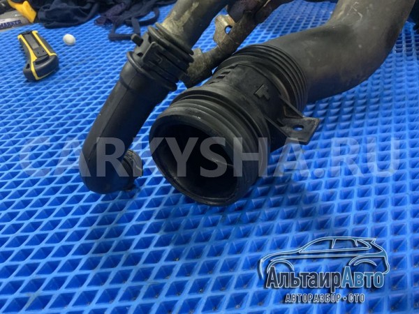 Патрубок турбины Land Rover discovery 3 2.7 276dt Land Rover Discovery оригинальный номер PHD500082