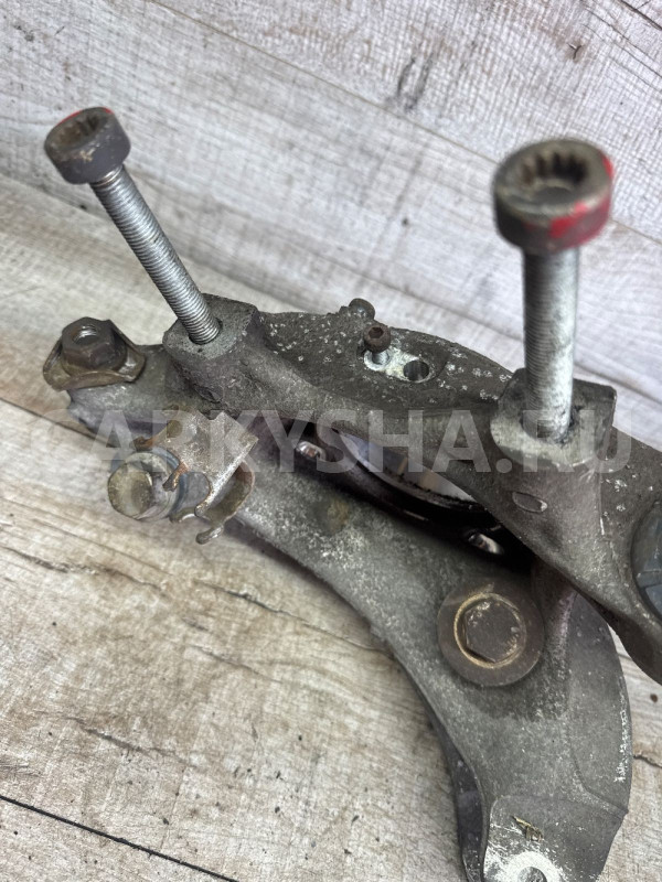 Кулак поворотный задний левый Volkswagen Touareg Volkswagen Touareg оригинальный номер 7p505435b