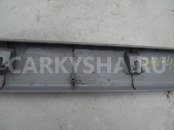 Обшивка двери багажника Toyota RAV4 III (2005—2010) Toyota RAV 4 оригинальный номер 6793942020B0