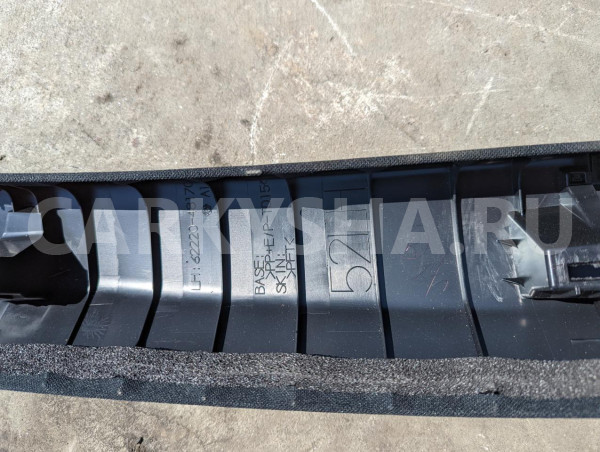 Обшивка стойки кузова Toyota Harrier оригинальный номер 6222048170