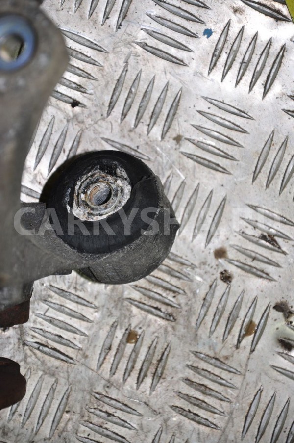 Кулак поворотный задний Audi 200 