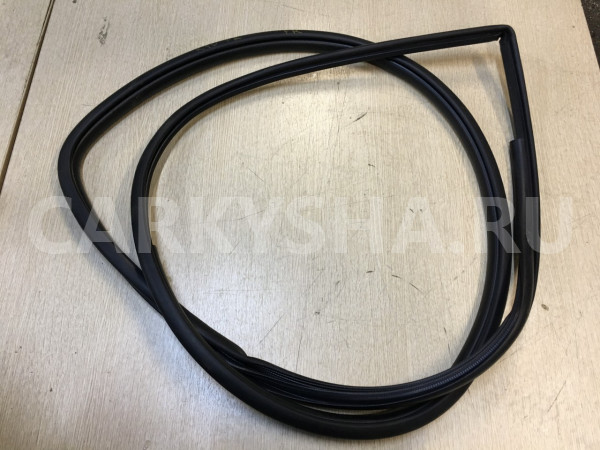 Уплотнитель проема двери передней правой Toyota Camry VIII (XV70) оригинальный номер 62311-33120
