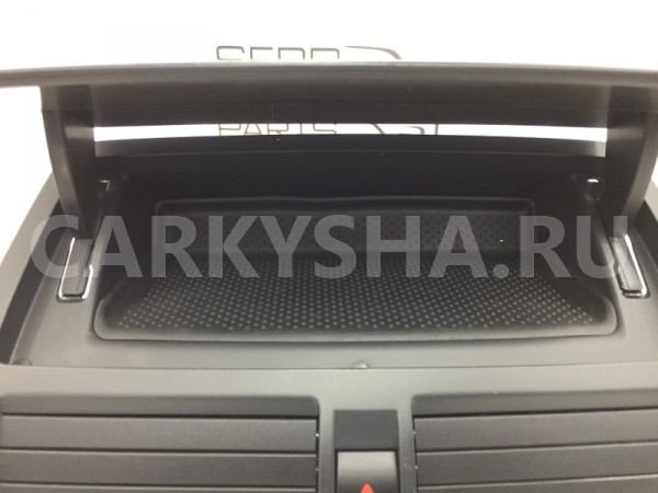 Бардачек центральной консоли Skoda Octavia A5 1.8 Skoda Octavia 