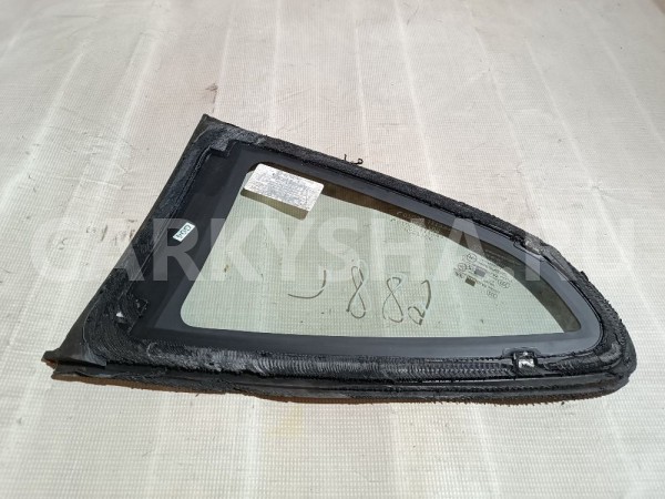 Стекло кузовное глухое левое Hyundai Coupe 