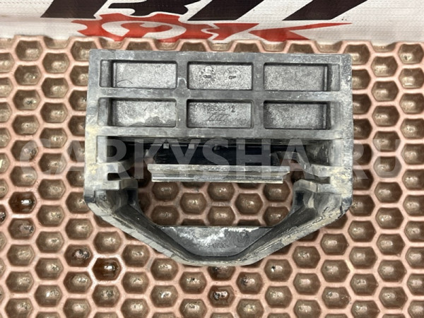 Кронштейн радиатора BMW X3 оригинальный номер 17 11 7 593 779, 17 11 7 593 779, 17117593779, 7593779