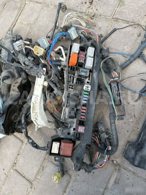 Блок предохранителей(проводка) Toyota Corolla E120 Toyota Corolla