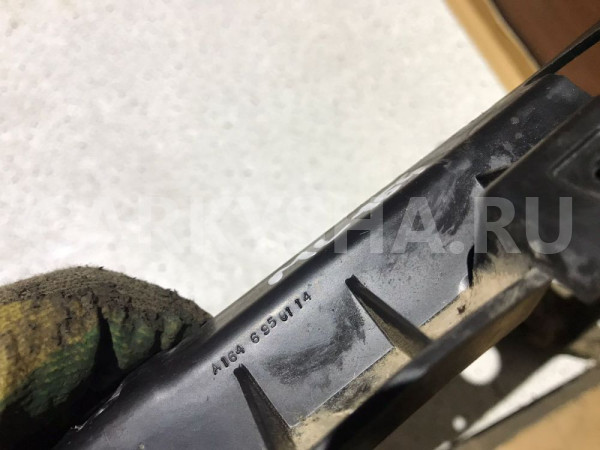 Кронштейн Mercedes-Benz M-класс W164 (2005—2008) Mercedes-Benz M-klasse оригинальный номер a1646950114