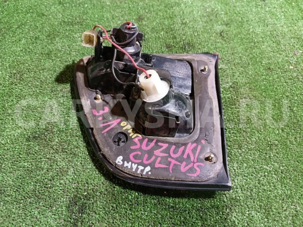Фонарь задний внутренний левый Suzuki Cultus 